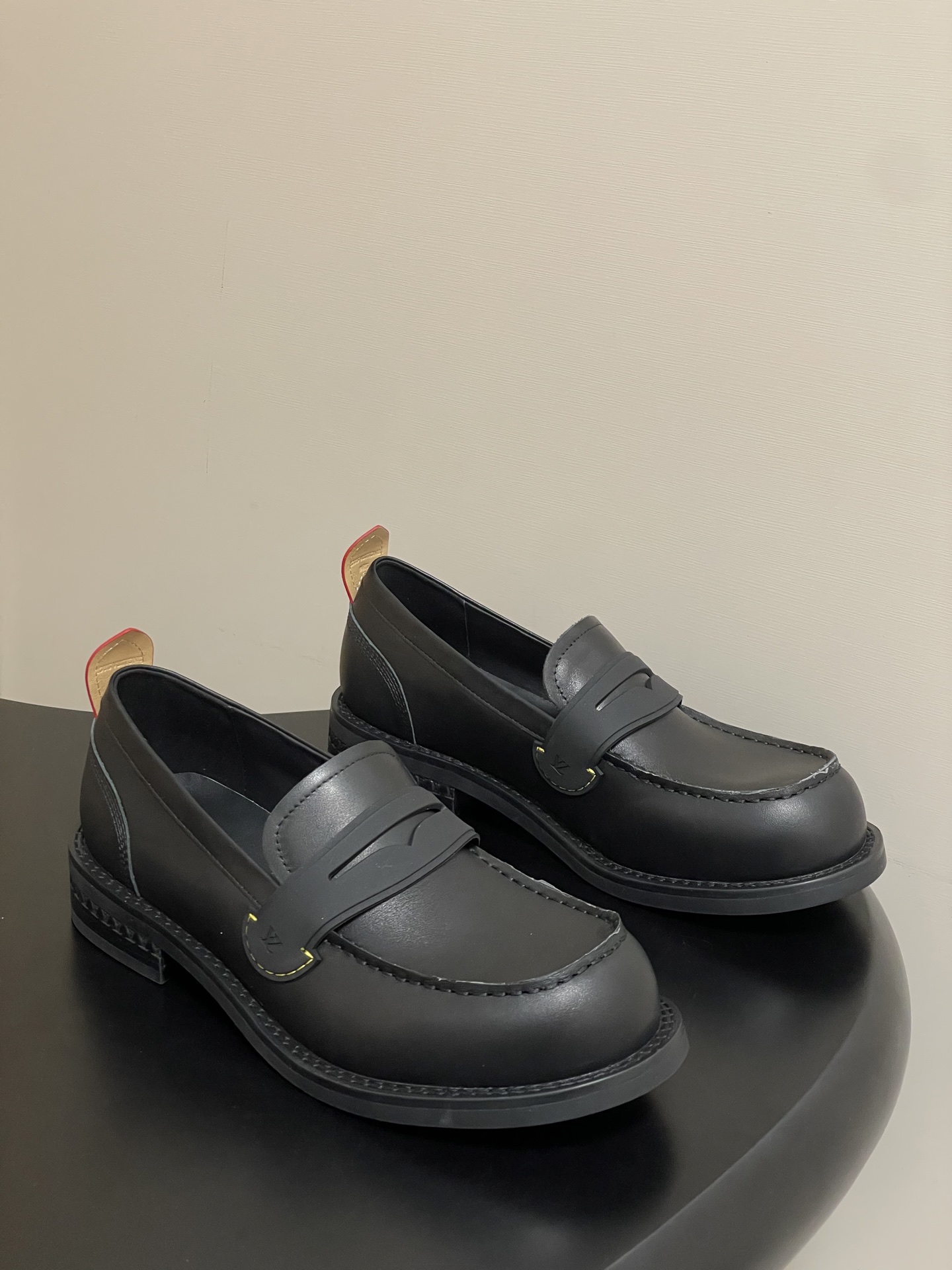 1AIJHH LV Bubble 로퍼