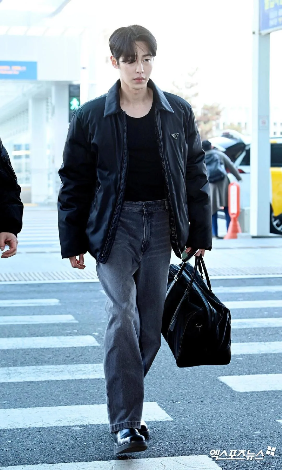 프라다 리나일론 다운 자켓