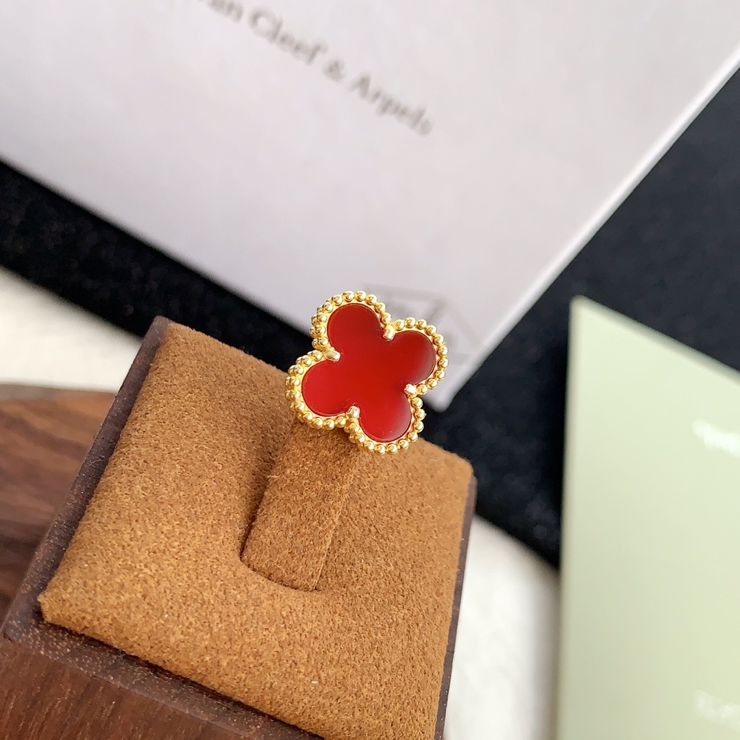 Van Cleef & Arpels -빈티지 알함브라 이어링