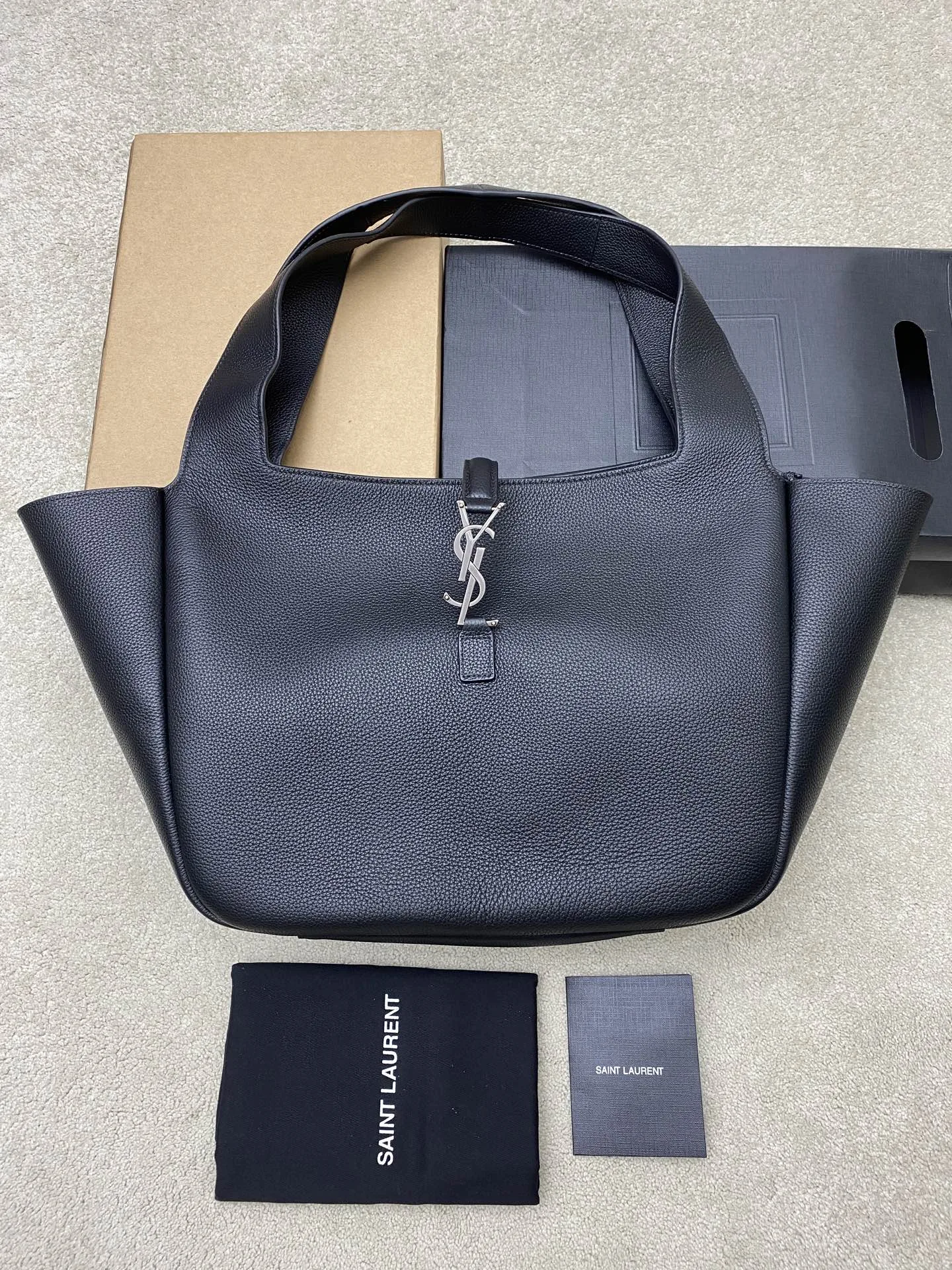 생로랑 LE5À7 BEA 숄더백 763435  50x28x18cm