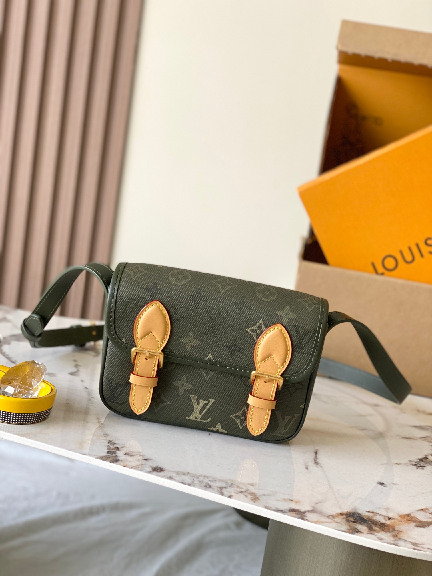 M26969 Satchel Wearable Wallet 15*6*19.5CM